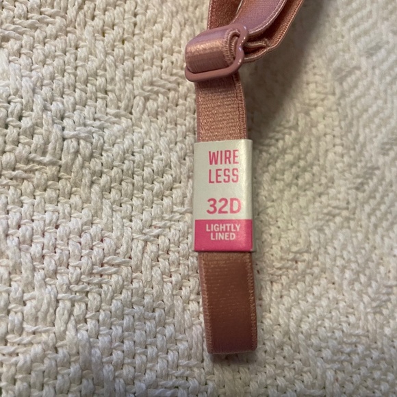 NWT Size 32D Wear Everywhere Pink (Victoria’s Secret) Wireless Bra - Picture 7 of 7